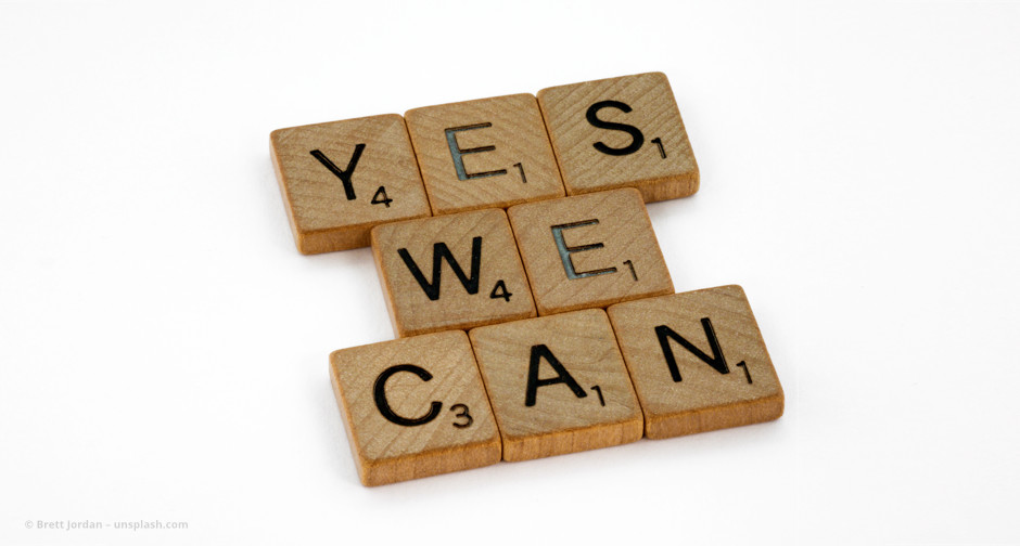 »Yes we can« aus Scrabble-Steinen gelegt © Brett Jordan – unsplash.com